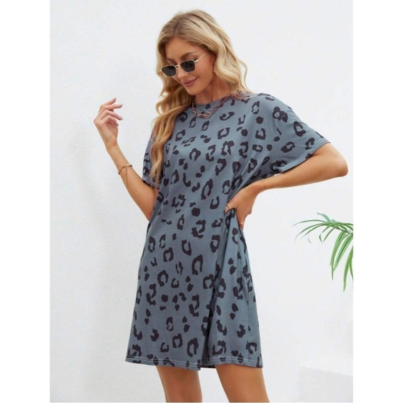 Women’s Blue Gray Leopard Print Drop Shoulder Dress - Picture 6 of 6